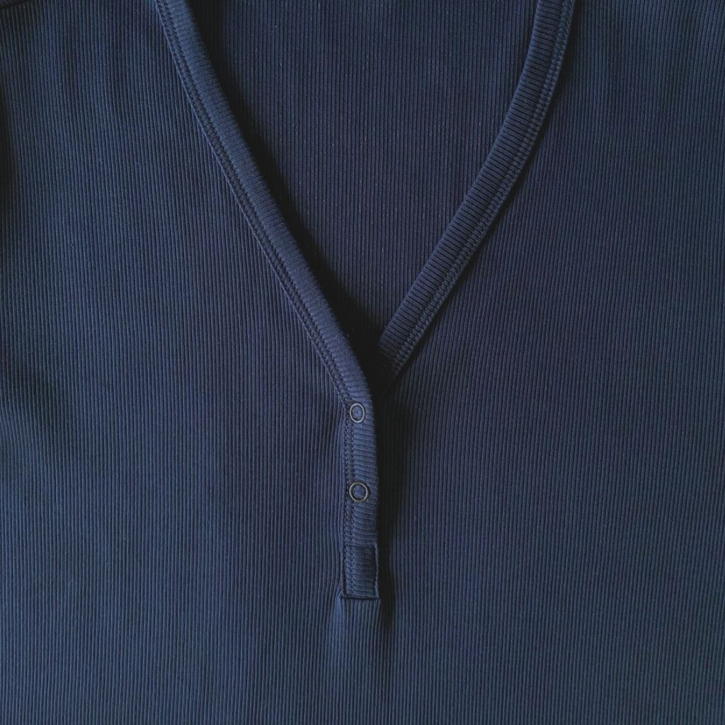 V NECK HENLEY